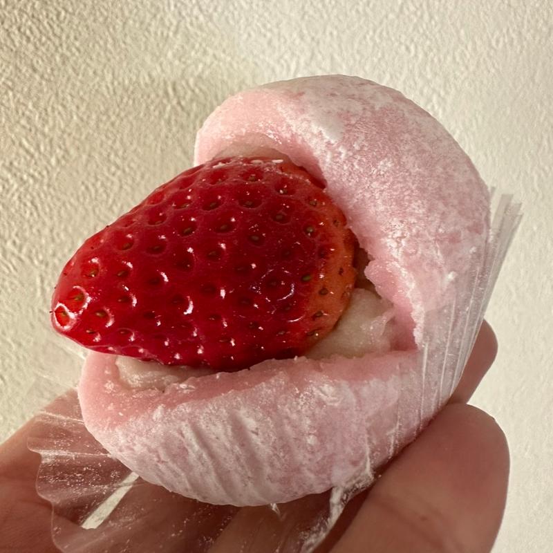 いちご大福 ミルク餡(シャトレーゼ)