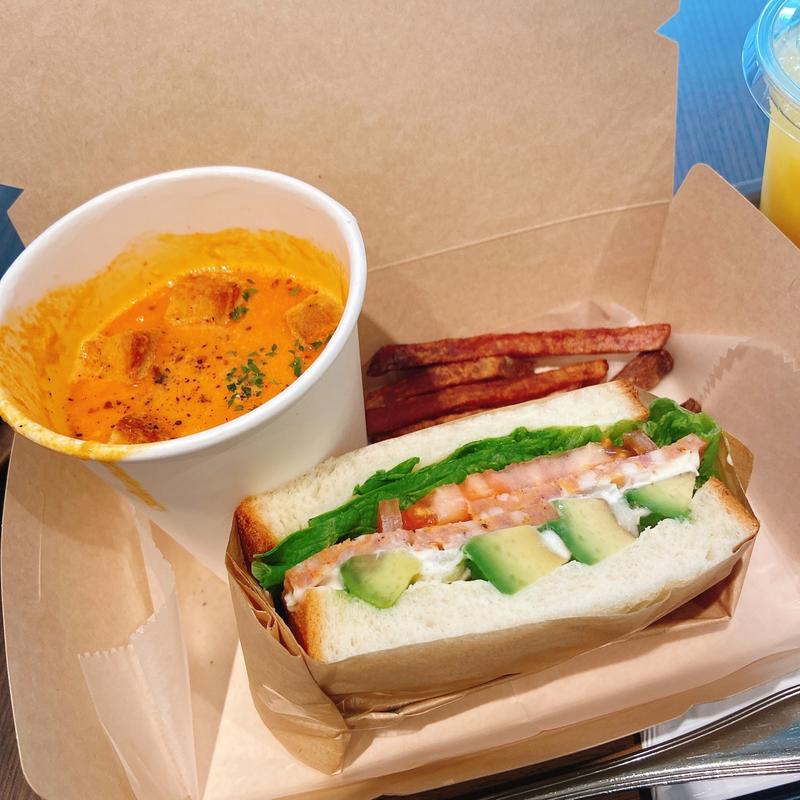 チョリソーケーゼ&アボカドのサンドウィッチ(e.a.gran（イー・エー・グラン）アトレ川崎店)