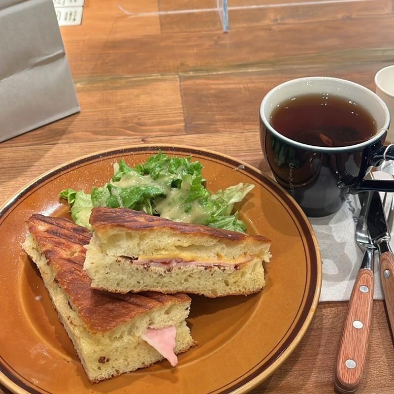 ホットサンドハム＆チーズ(THE CITY BAKERY)