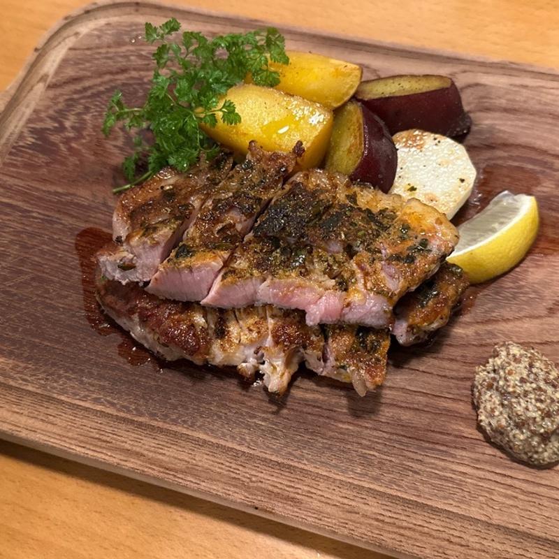 三河もち豚のスペイン風香草焼き(Buzz)