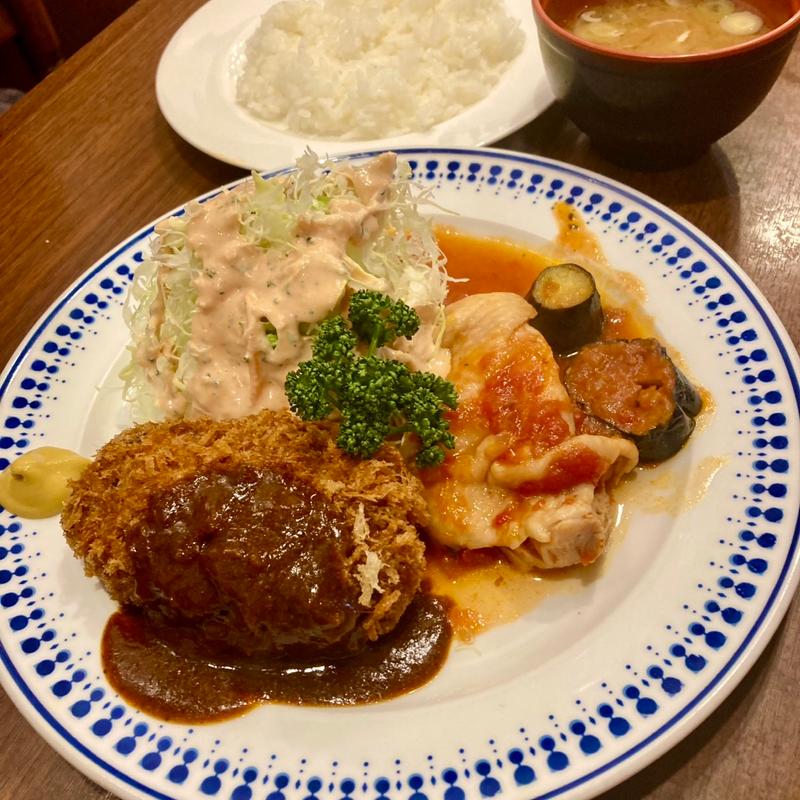 日替ランチ（チキンのトマト煮とメンチカツ）(レストラン カタヤマ 東向島本店)