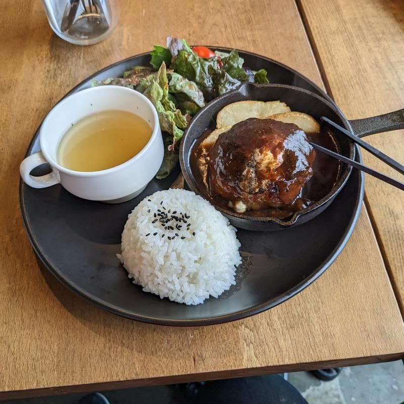 チーズハンバーグ(チーズ工房)