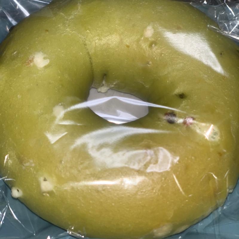 ピスタチオとホワイトチョコレート(ベーグル・アンド・ベーグル池袋店)