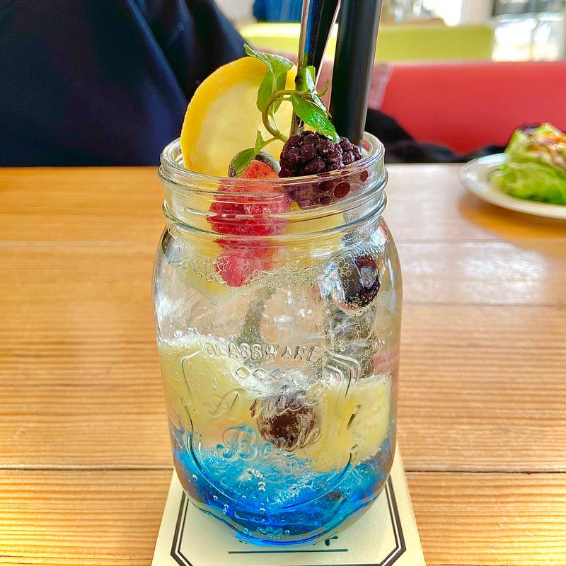 ヒナノ珈琲フルーツカクテルソーダ(ヒナノ珈琲 越谷店)