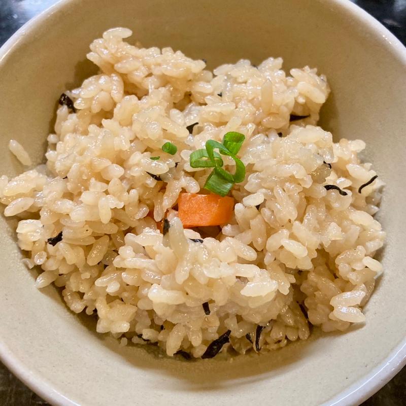 じゅーしー　炊き込みごはん(沖濱そば)