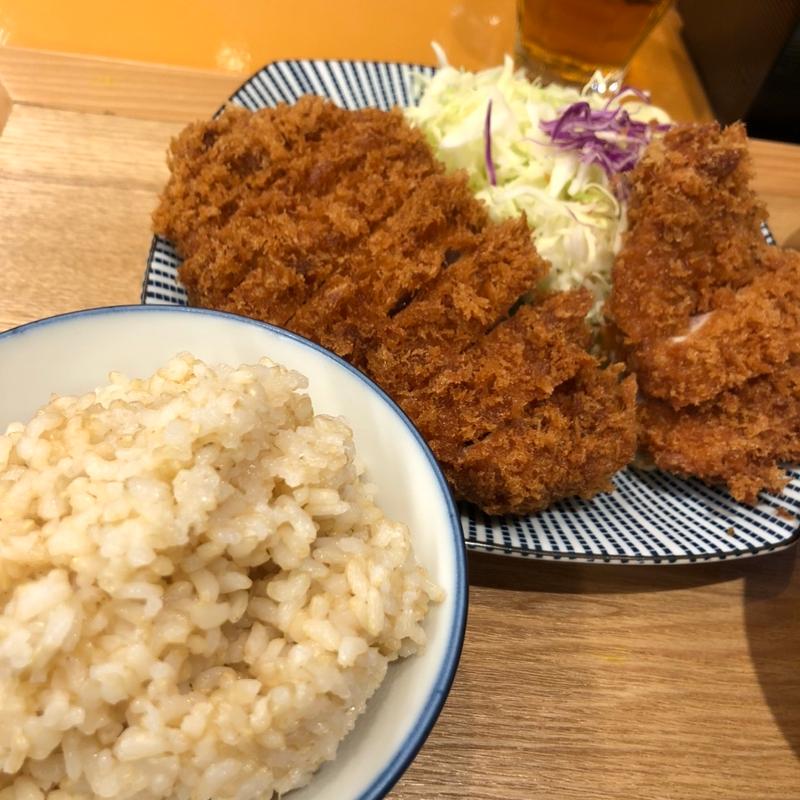 ロース、ヒレ食べ比べ定食(とん汁と玄米の店 檍食堂)