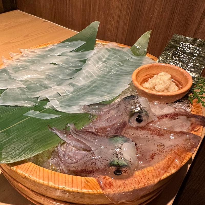 泳ぎイカのお造り(寅八商店 心斎橋店)