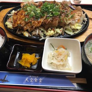 黒豚鉄板焼肉定食(大空食堂 )