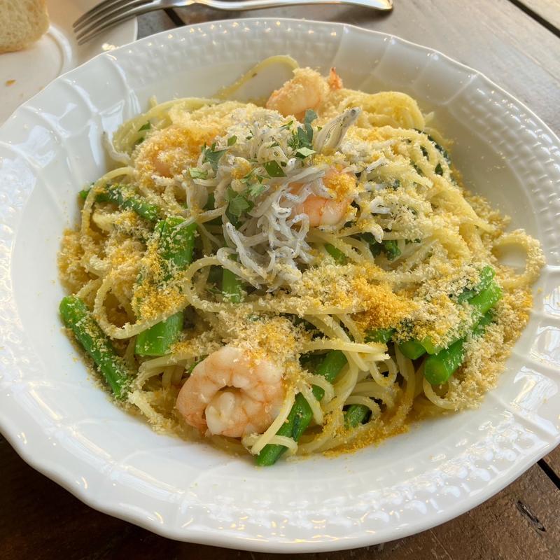 海老としらすとアスパラ菜のからすみパスタ(トラットリア ラ・カンパァーナ)