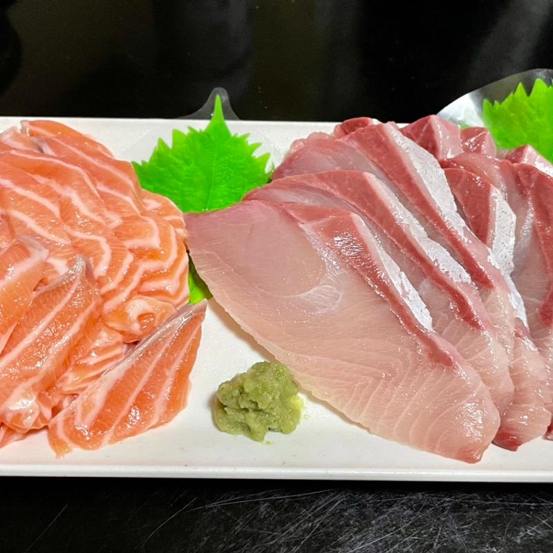 刺身盛り合わせ(サーモン、ブリ)(オーケー 幕張店)