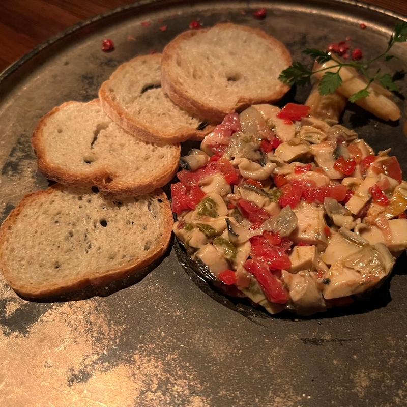 牡蠣と生ハムとドライトマトのタルタル(ル コルボオ)