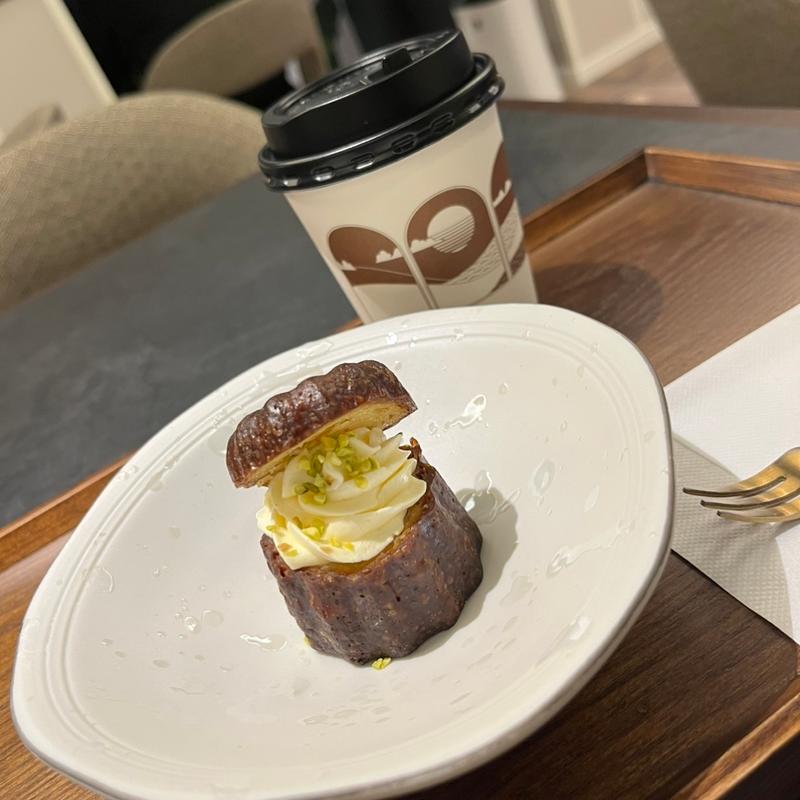 フロマージュカヌレ(UNI COFFEE ROASTERY PREMIUM 麻布十番)