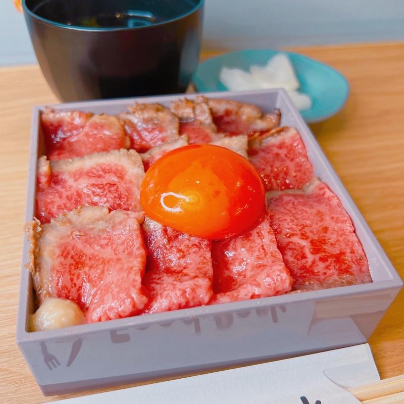 特選和牛の肉重(にくがうまい店 Food Park)