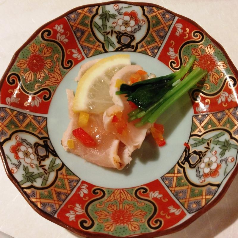 鶏のたたきと三ツ葉の山葵ソース(金市朗 仙台駅前店 （キンイチロ）)