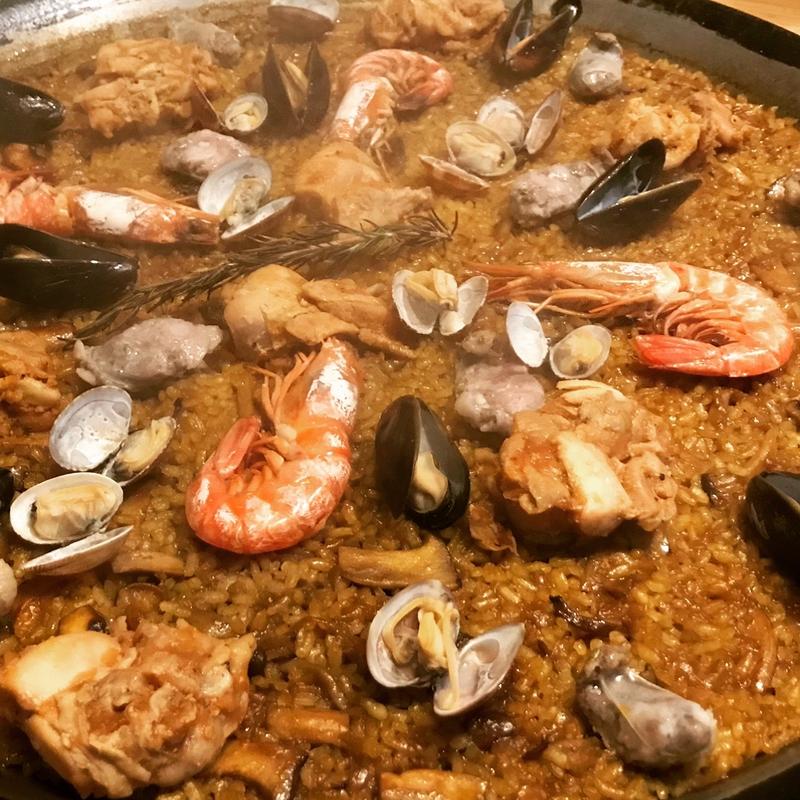 バレンシア風パエリア(スペイン料理＆ワイン パエリア専門店 ミゲルフアニ 東京スカイツリータウン・ソラマチ)