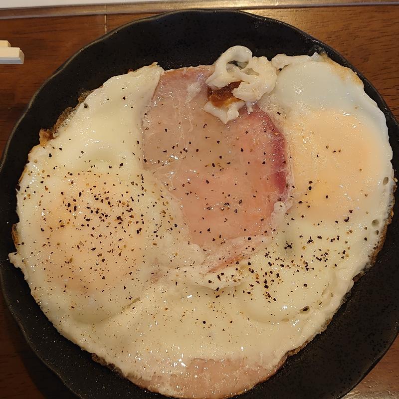 ハムエッグ(大衆酒場こいさご)