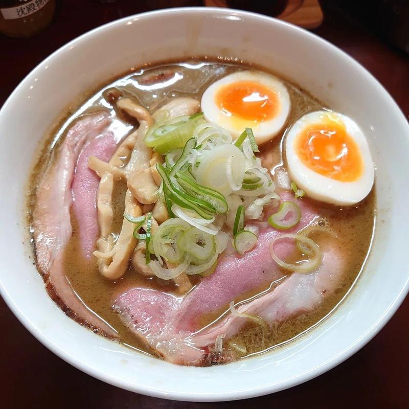 濃厚煮干しそば(麺屋くまがい)