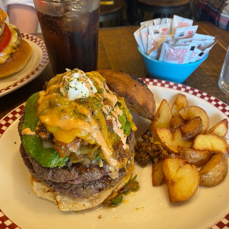 2MCWバーガー(マンチズ バーガー シャック （MUNCH'S BURGER SHACK）)