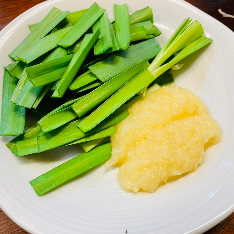 生ニラ＋ニンニクトッピング(ラーメン勝ちゃん)