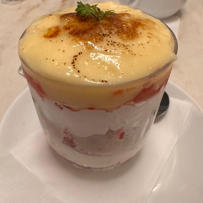 イチゴのクリームブリュレパフェ(ベビーフェイス 押熊店 )