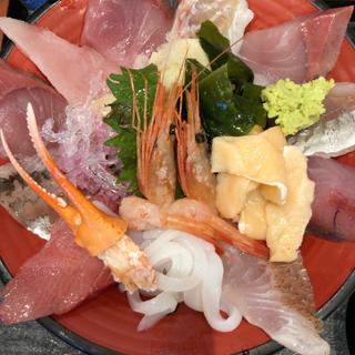 能登地魚丼(漁師寿司食堂 どと〜ん と 日本海)