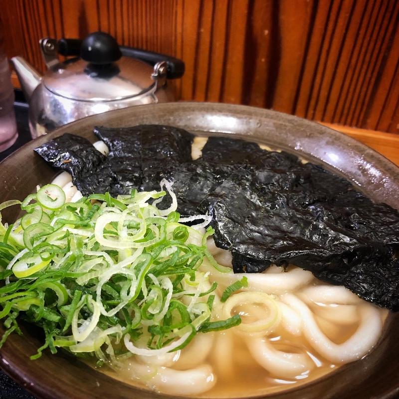 花巻うどん(牧のうどん 博多バスターミナル店)