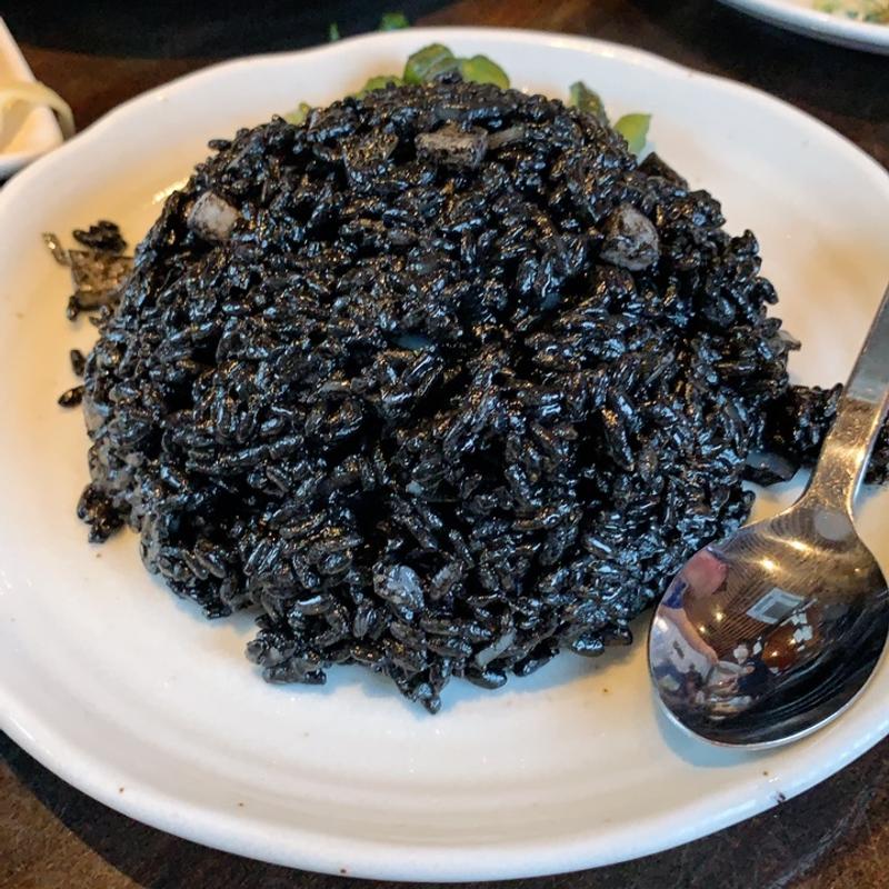 イカ墨炒飯(ひとし 石敢當店 )