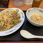 野菜炒め単品&半チャーハン