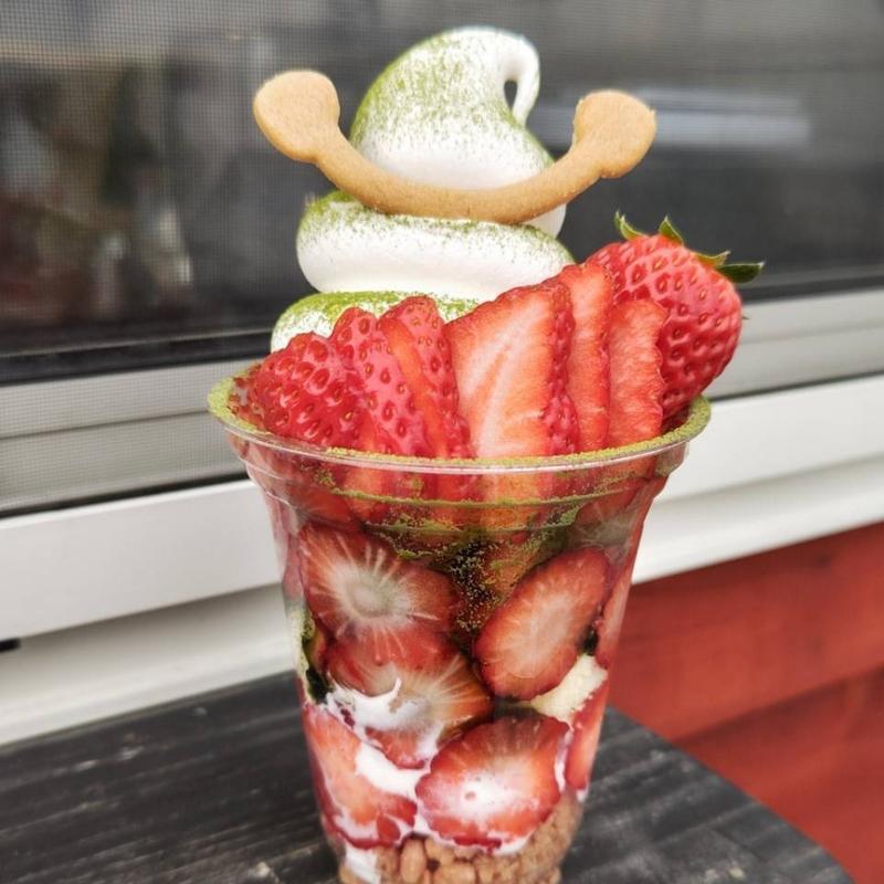 すまいるパフェ(すまいるベリーズ長久手)