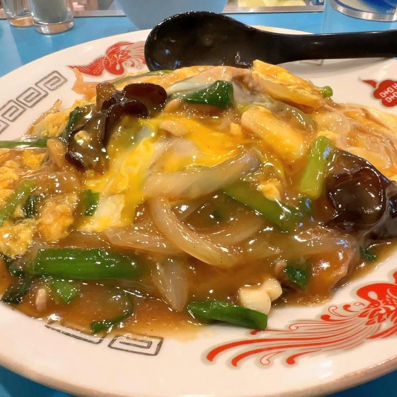 ニラ玉丼(やじ満)