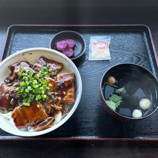 マグロ照り焼き丼(うなぎ専門店 大漁市場)
