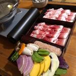 黒琉豚アグー極みしゃぶしゃぶセット(やんばるダイニング　松の古民家 （ヤンバルダイニングマツノコミンカ）)