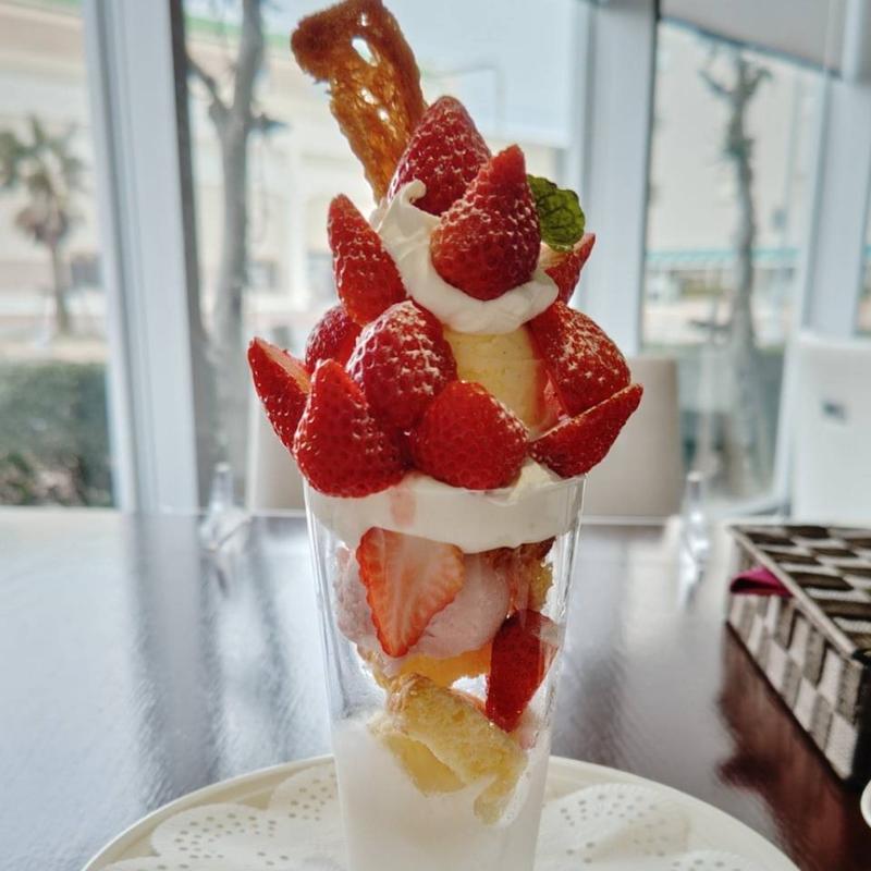 まるっとイチゴぱふぇ(CAFE＆DINING WASHOW)