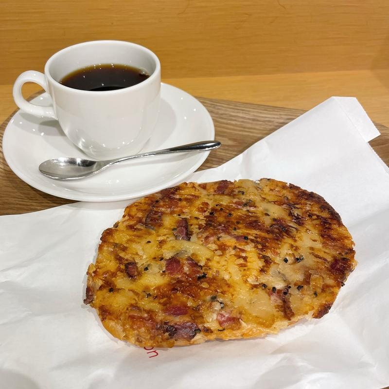 ポテト＆チーズのフイユテ(ラ ブティック ドゥ ジョエル・ロブション 丸の内店 )