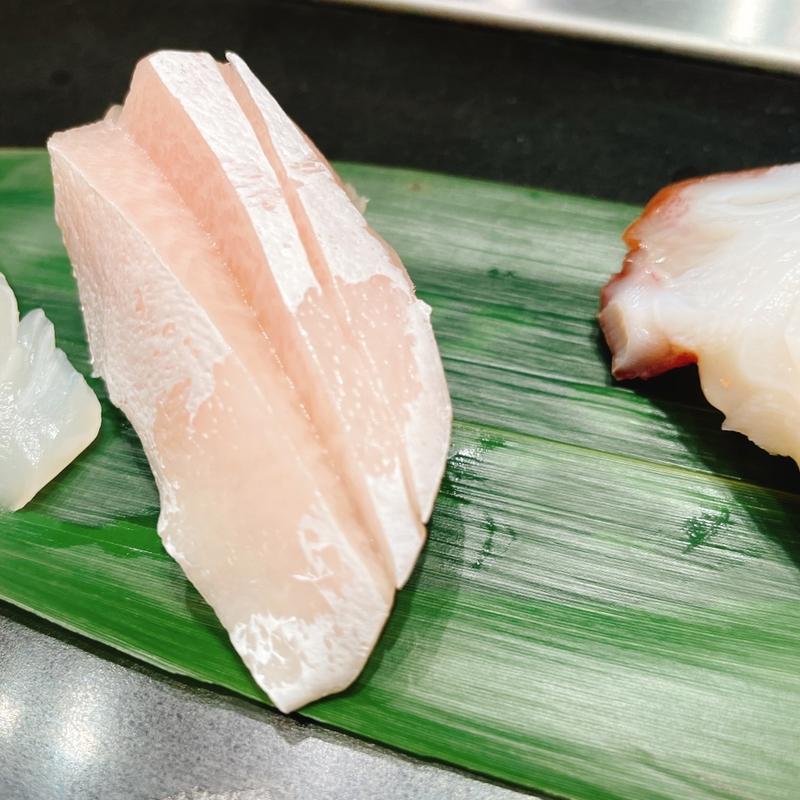 トロ寒ブリ(立食い寿司 根室花まる 銀座店)