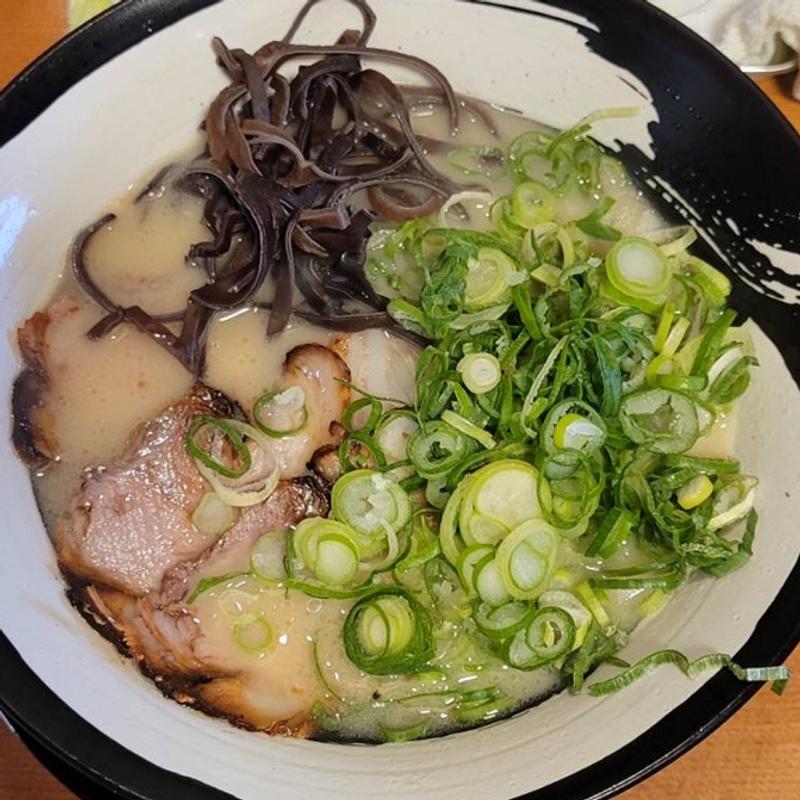 とんこつラーメン(とんこつラーメン 薫)