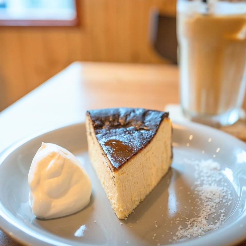 バスクチーズケーキ(ナッティーズ カフ （NUTTY'S CAFF）)
