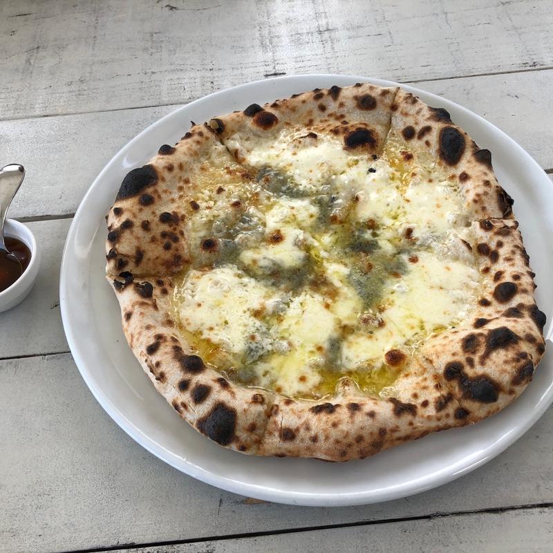 クワトロフォルマッジ(pizzeria UKAUKA （ピッツェリア ウカウカ）)