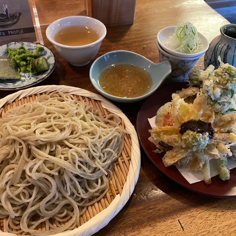 旬菜天盛り蕎麦(自家製粉石臼挽手打蕎麦 守破離 堂島店)