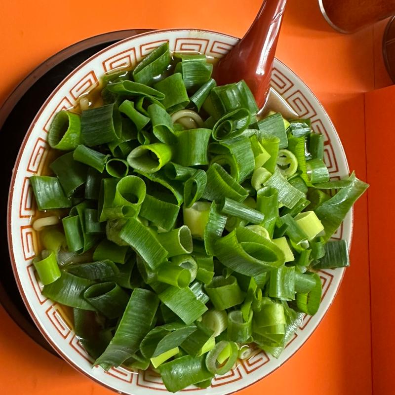 中華そば中盛ネギ増量(中華そば 麺屋7.5Hz+ 梅田店 （7.5ヘルツプラス）)