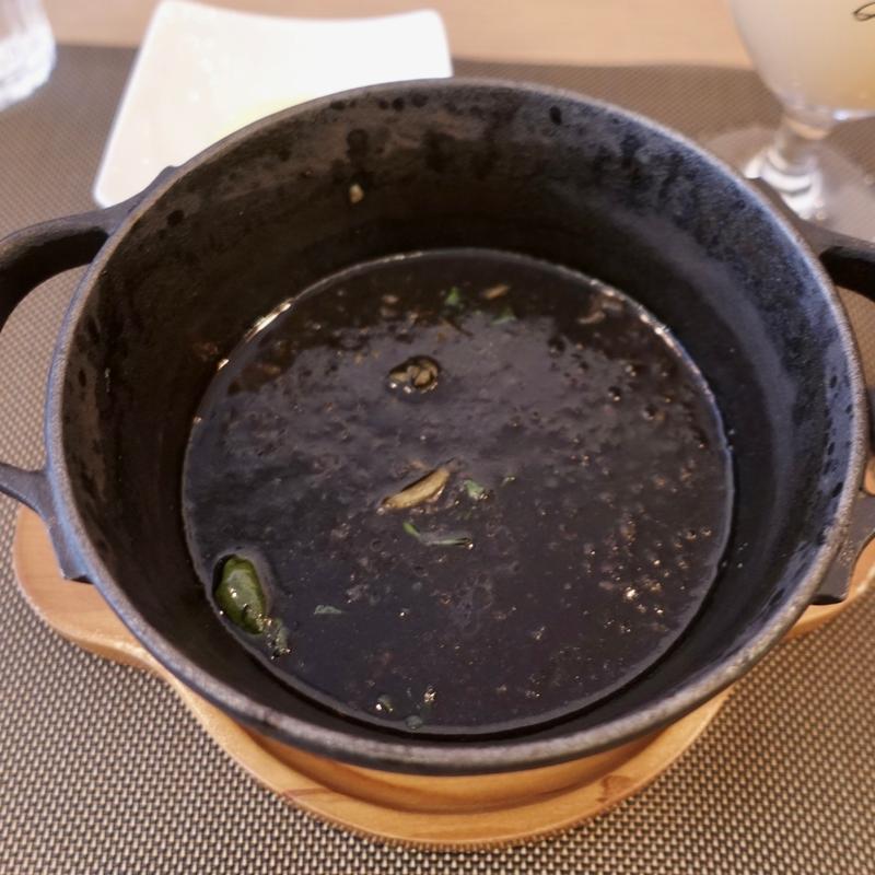 土鍋のイカ墨カルドッソ(José Luis Karuizawa ホセ･ルイス軽井沢)