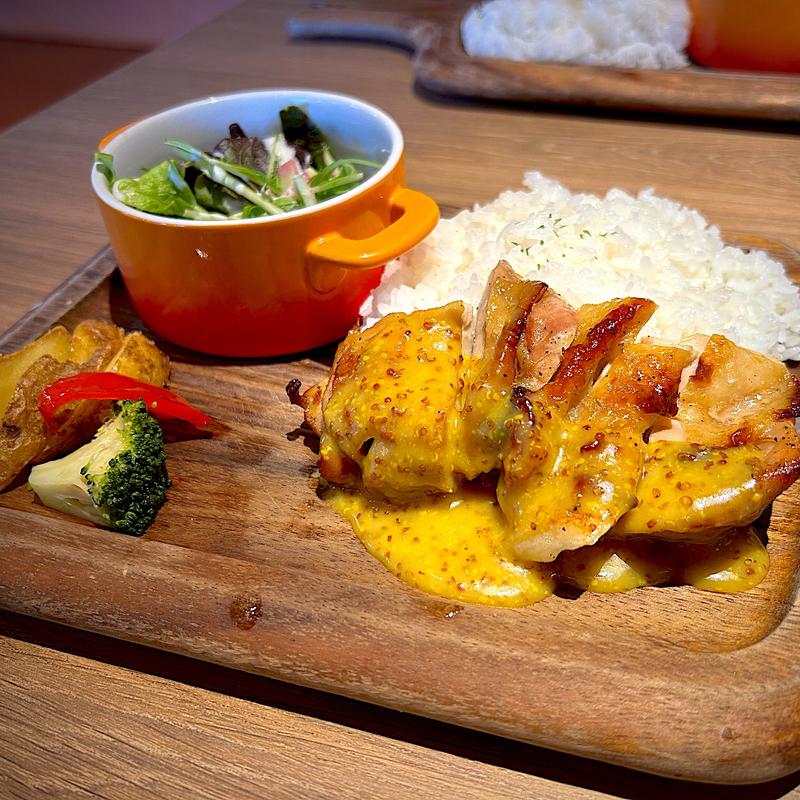 鶏もも肉のソテー 〜マスタードソース〜(仙台キッチン SENDAI KITCHEN)