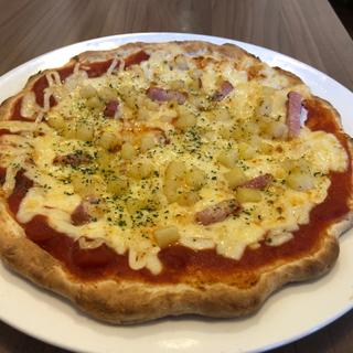 ベーコンとポテトのピザ(グラッチェガーデンズ 練馬土支田店)