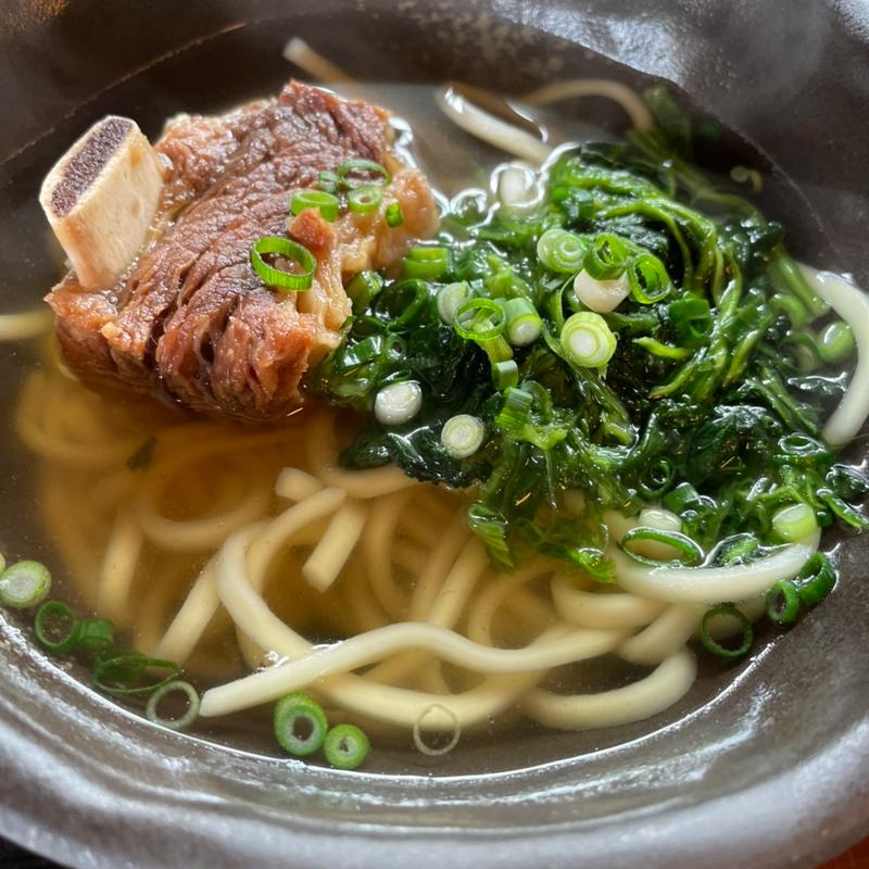 ソーキそば(古謝そば屋 （こじゃそばや）)