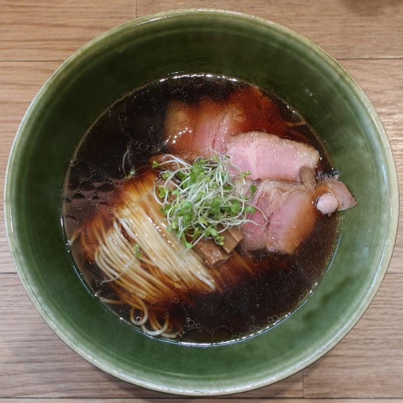ラーメン(中華蕎麦麺とスープ)