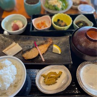 和食食膳(和風ダイニング やえびし)