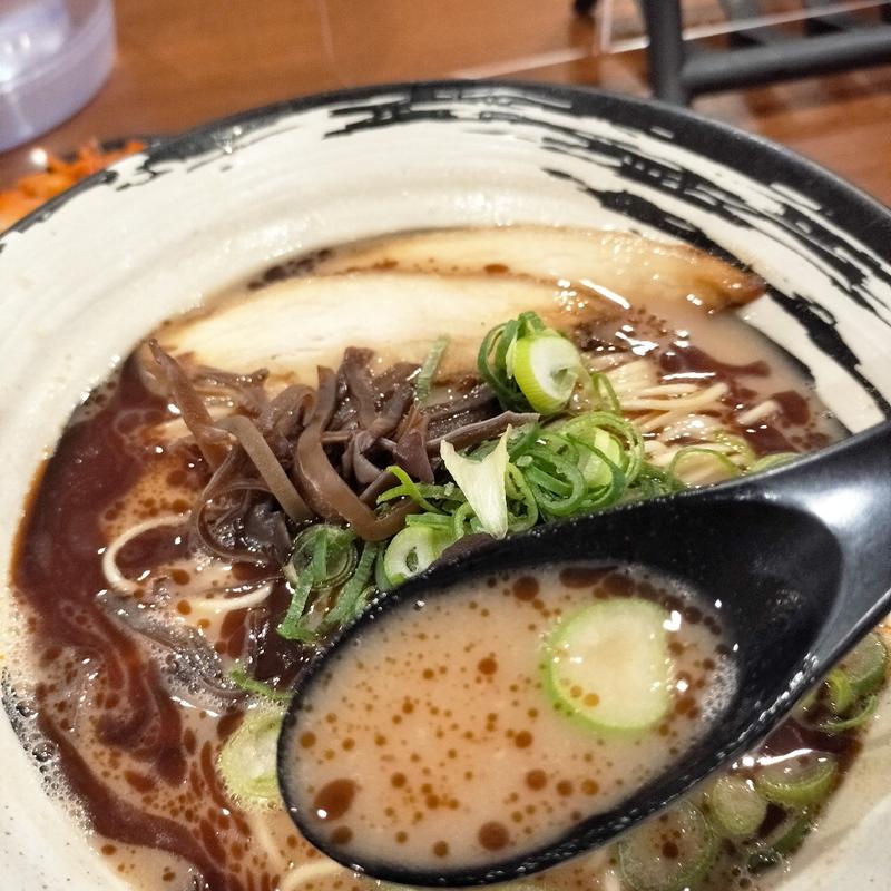 黒とんこつ(らーめん高虎屋)