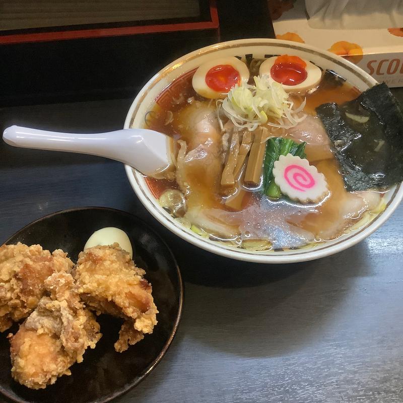 ストレート(スペシャル盛)(麺大盛120円)(名物唐揚げ300円)(どストライク軒 THE BEACH )