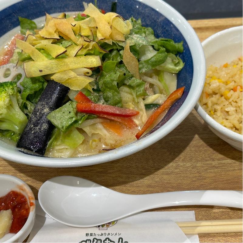 野菜たっぷりらー麺(野菜たっぷりタンメン べじたん イオンモールNagoya Noritake Garden店)