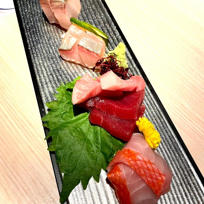 造り盛り合わせ(牛と鮪 EnYA)